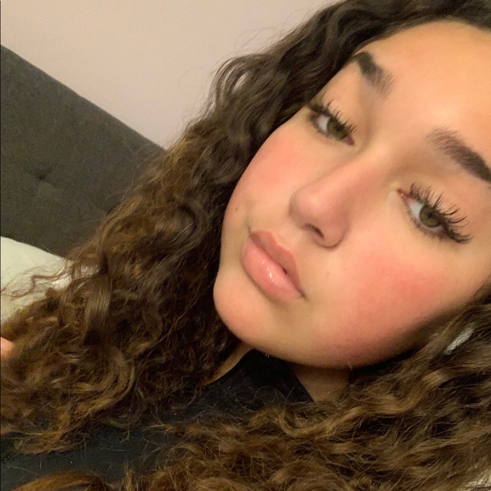 Meet your Posher, Nicole